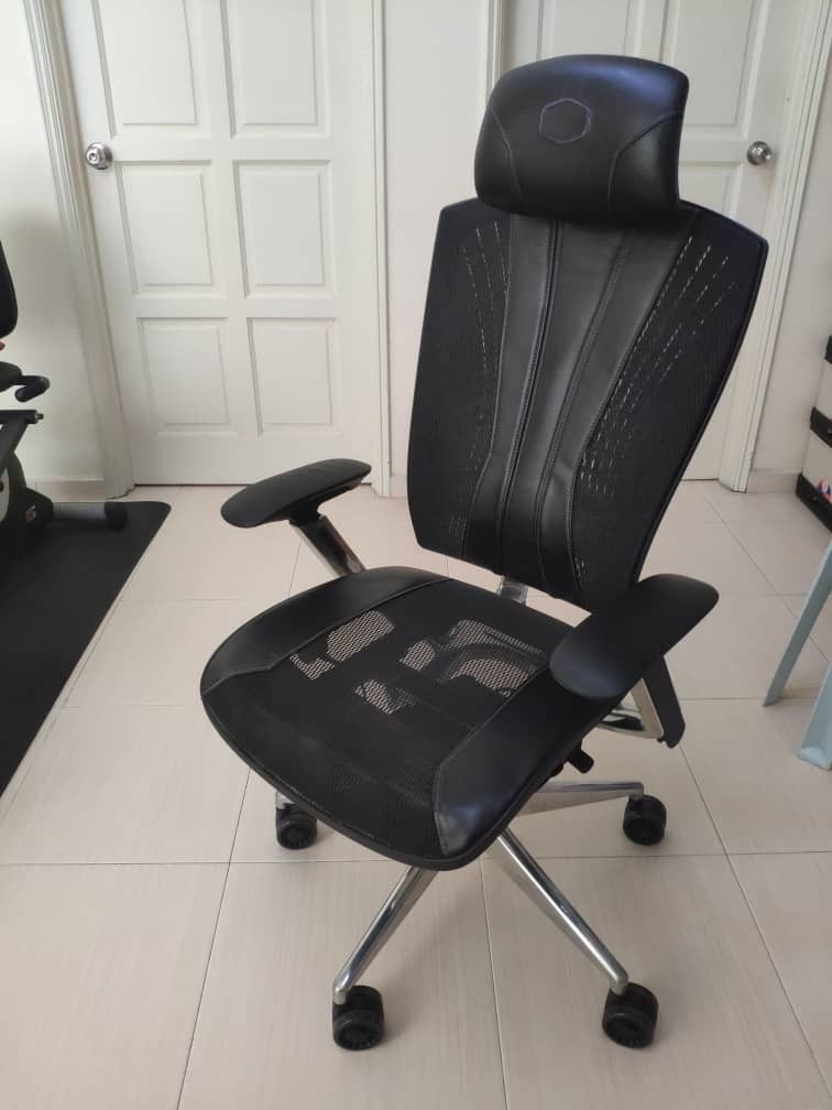 Gaming Chair Cooler Master Ergo L Flaws on seat 23