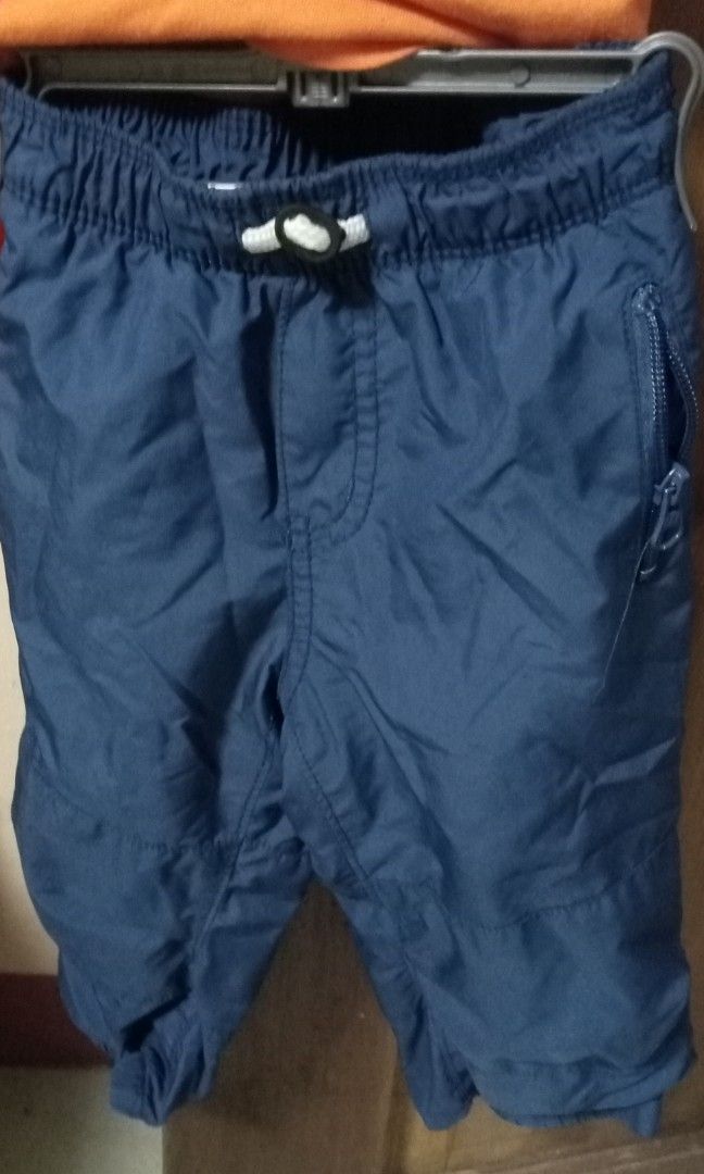 Gap set (Category: Babies & Kids Fashion) located in Las Pinas. Submitted by lynnsite (Listing ID 1246081049, Image 3). Description: Baby Gap. Shirt fits 9 mos up while pants best fits 12 mos and above.
