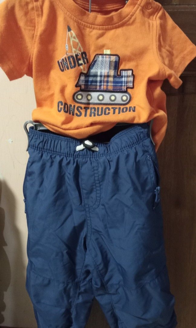 Gap set (Category: Babies & Kids Fashion) located in Las Pinas. Submitted by lynnsite (Listing ID 1246081049, Image 1). Description: Baby Gap. Shirt fits 9 mos up while pants best fits 12 mos and above.