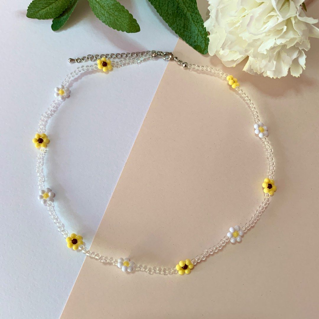 Handmade sunflower daisy beads choker or necklace, Women's Fashion