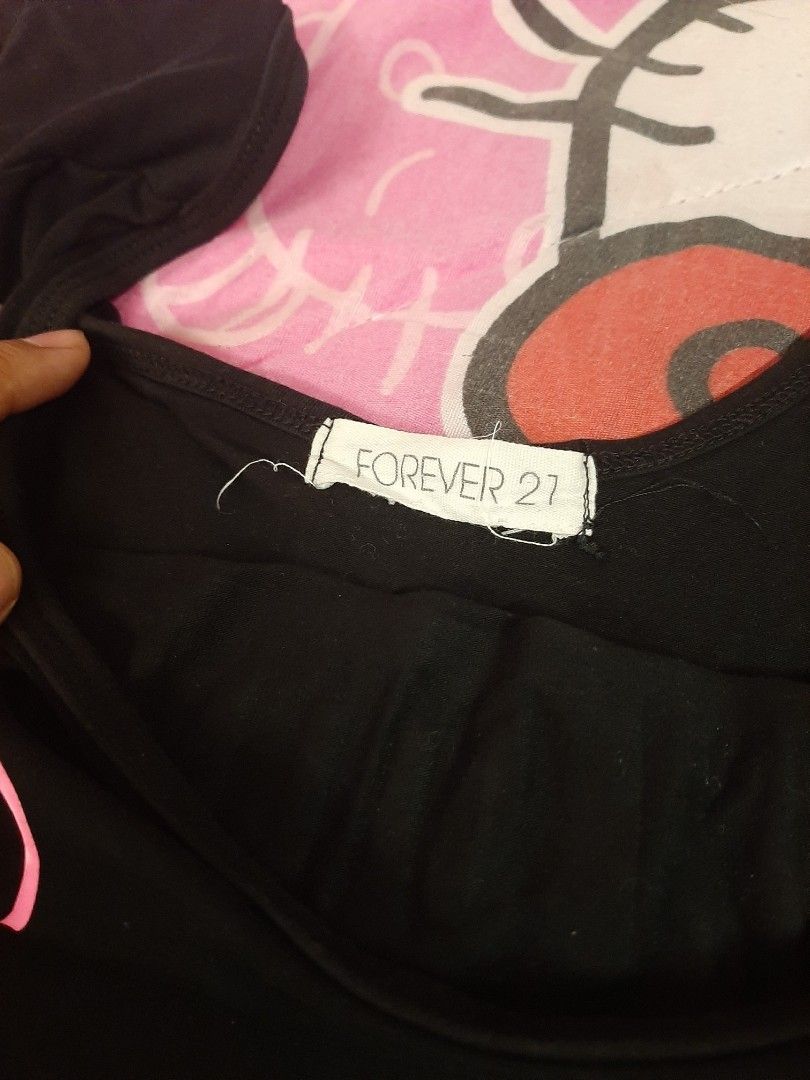 Hello Kitty Dress Forever 21 (Category: Dresses) located in Makati City. Submitted by prelovedkitty13 (Listing ID 1245984027, Image 3). Description: strechy m to semi large.