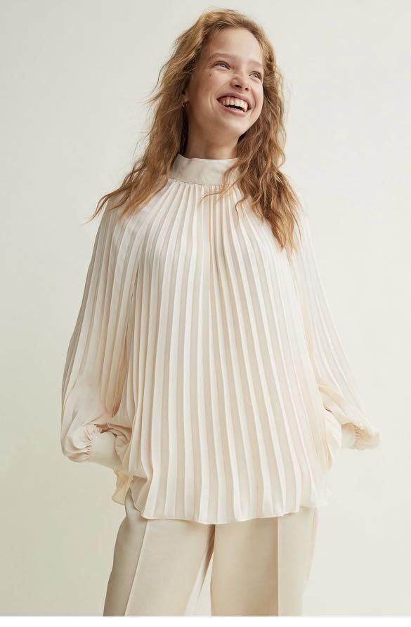 H&m pleated sales blouse
