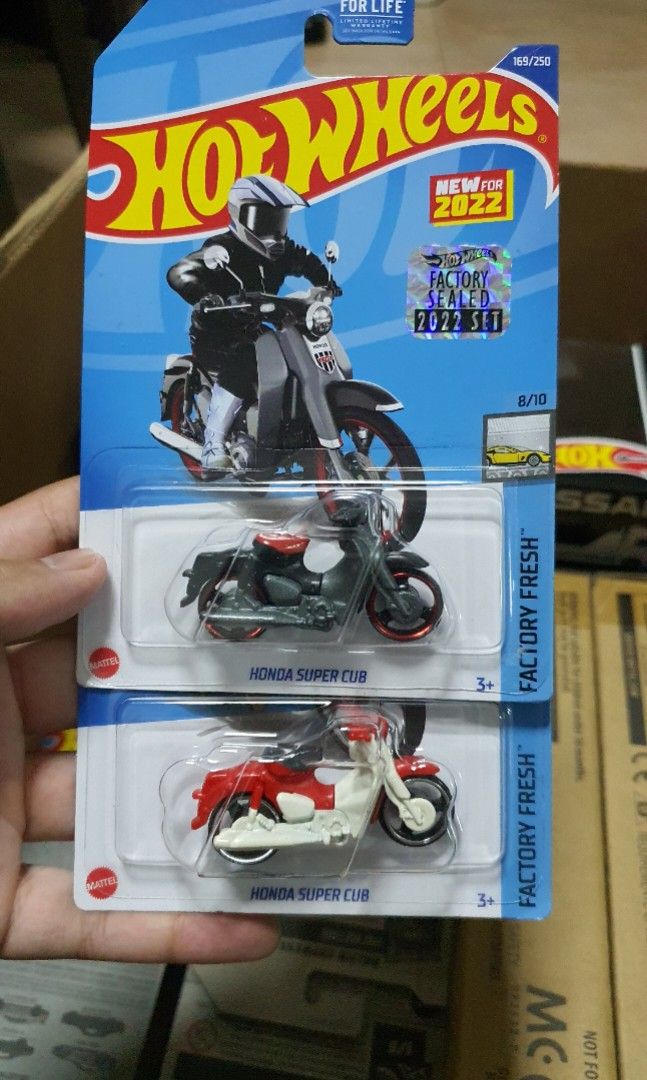 Hotwheels Honda Super Cub 2022 factory sealed, Hobbies Toys