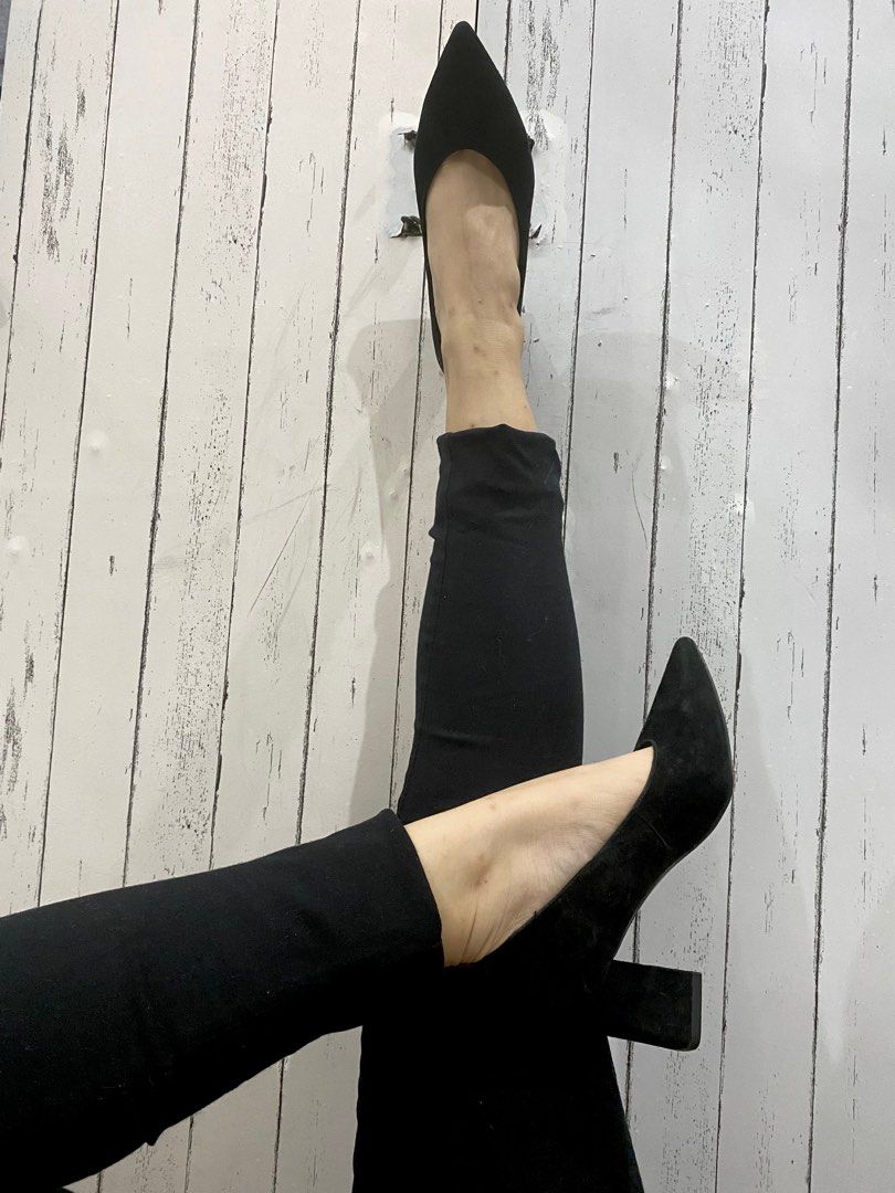 🦋HQ Super black basic block heels🦋, Women's Fashion, Footwear, Heels on  Carousell