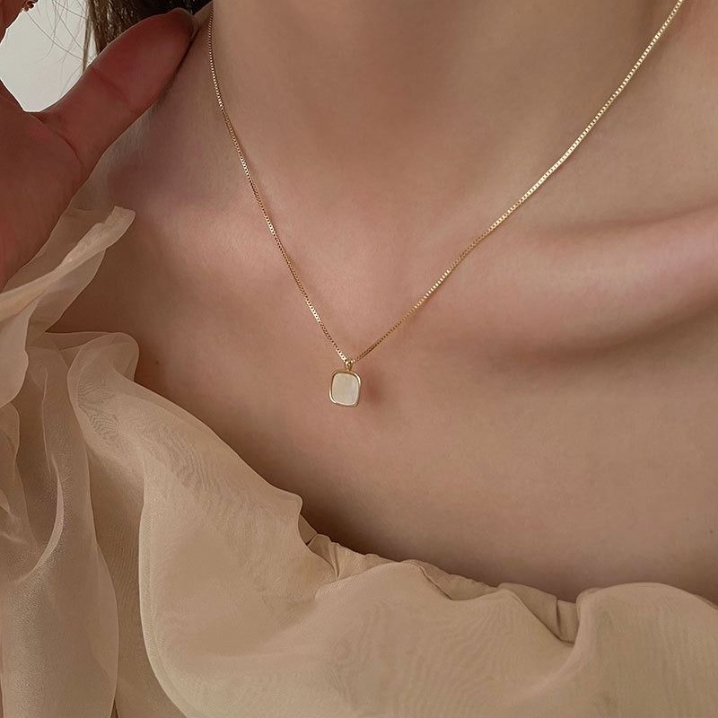 Gold outlet square necklace