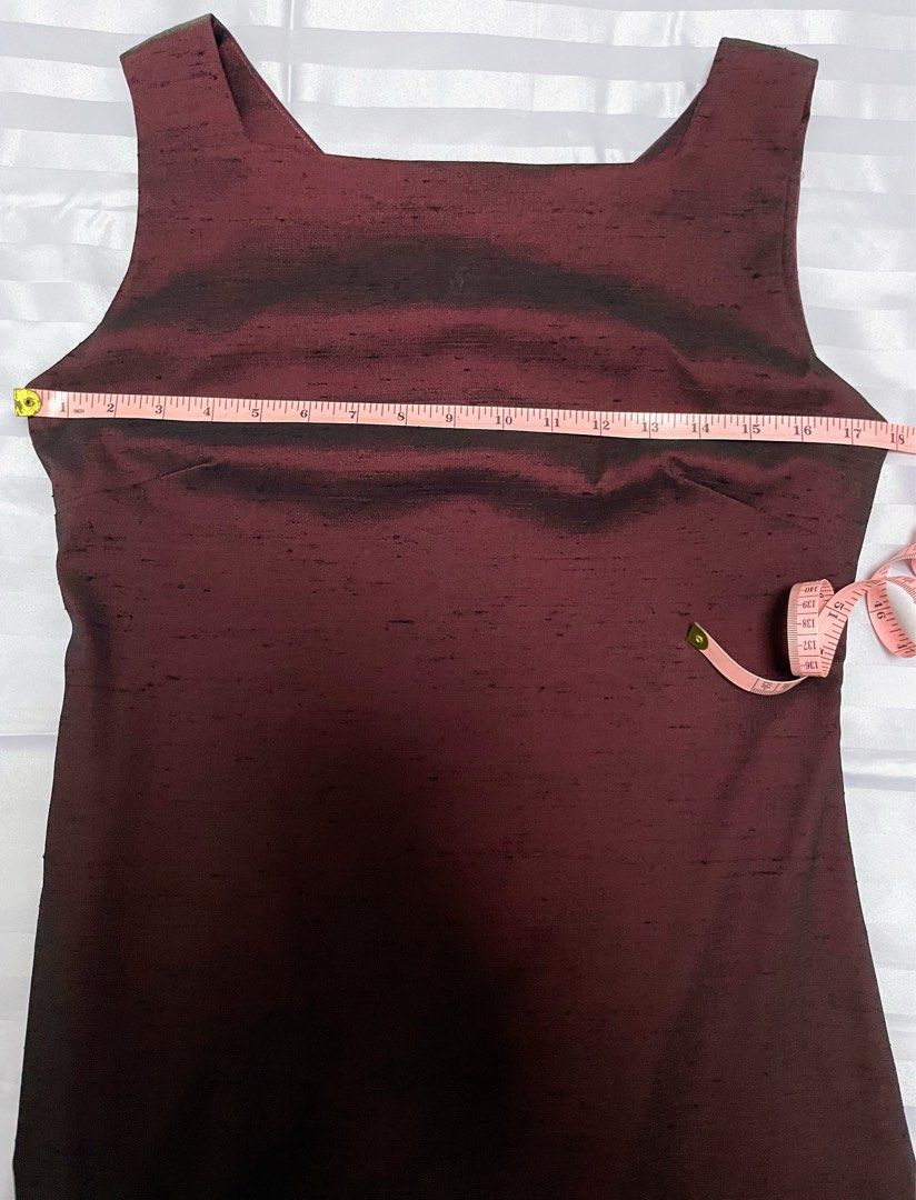 body shrink bodycon maroon dress