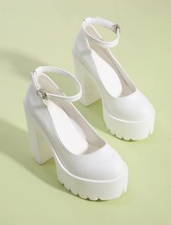 Mary Jane white chunky pumps with strap