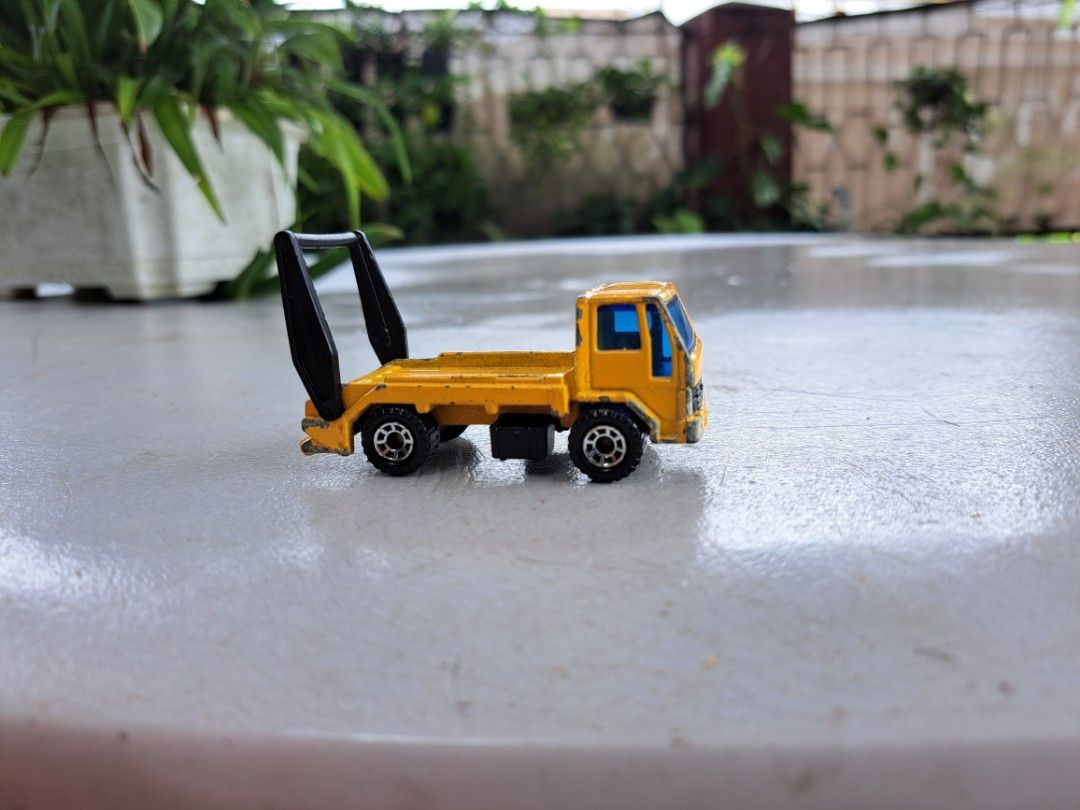 Matchbox ford cargo skip truck 1986 discount