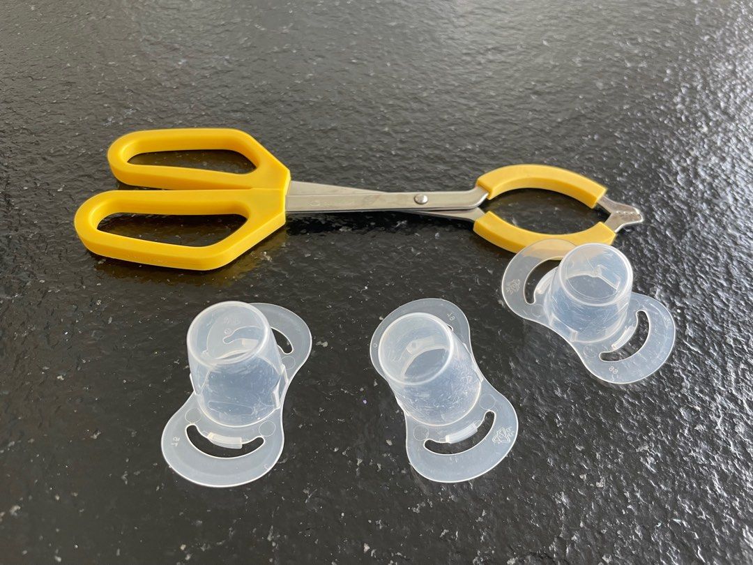 Medela clamp/Philippe pacifier /hops teether with extra capsule, Babies