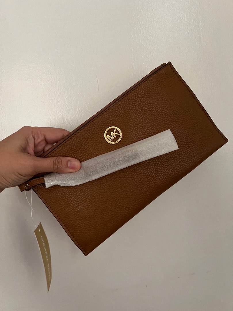 MICHAEL KORS FULTON LARGE ZIP CLUTCH LEATHER Luxury Bags