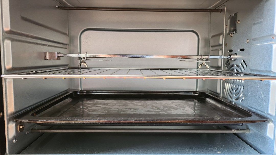 Mistral Electric Oven with Rotisserie and Convection function, TV