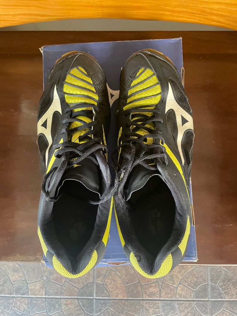 Mizuno wave top hurricane 3 olive