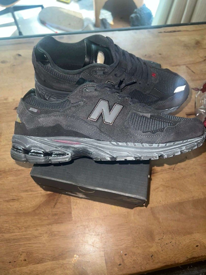 new balance 2002r phantom black