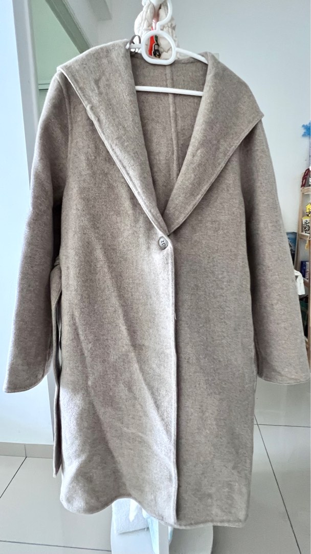 Uniqlo grey coat top