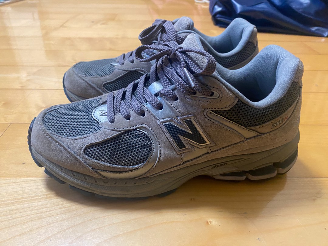 Newbalance2002r, 她的時尚, 鞋, 運動鞋在旋轉拍賣