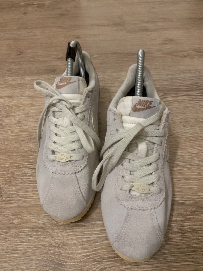 Nike cortez sand hot sale