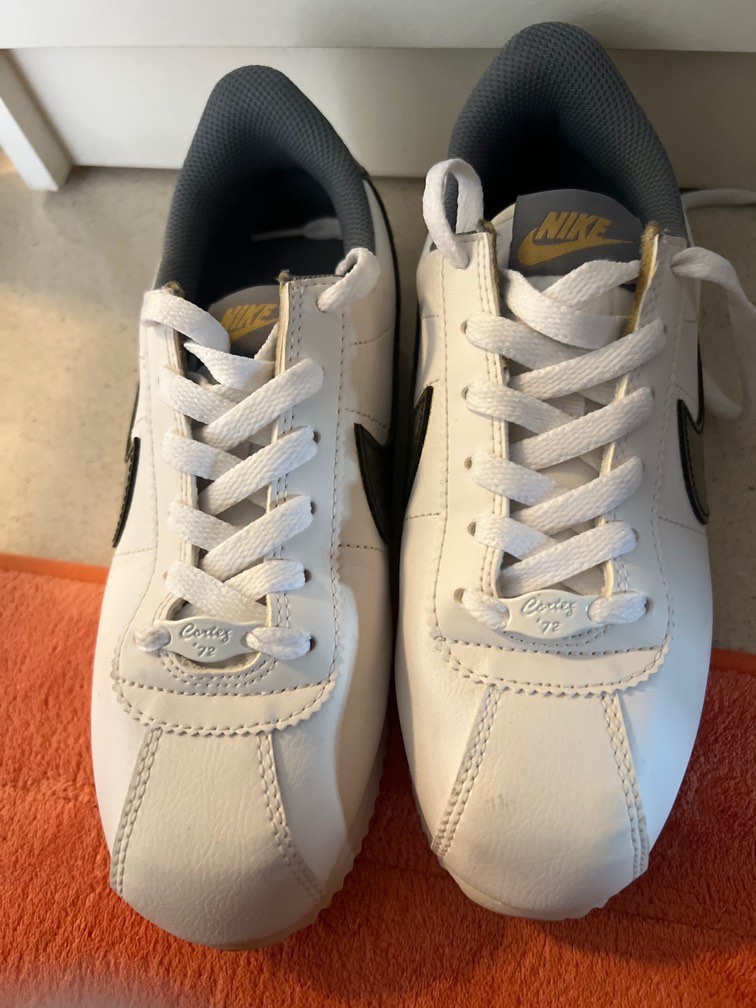 Nike 72 white and hotsell black
