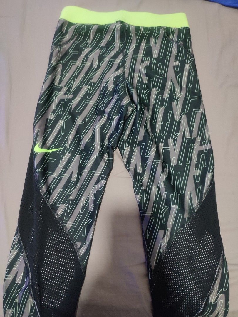 Nike Pro Tights Leggings XS (Category: Activewear) located in Quezon City. Submitted by kaleye (Listing ID 1246083905, Image 2). Description: Nike Pro Hypercool Size: XS Condition: Brand New.