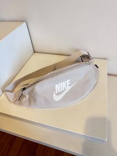 Nike Sportswear Heritage Hip Pack Waist Fanny Bag BA5750-010 BNWTs