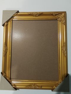 Picture frames (6 in total)