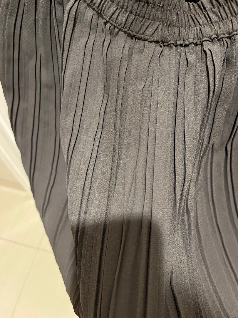 pleats pants army sage green not duma zara bershka stradivarius on