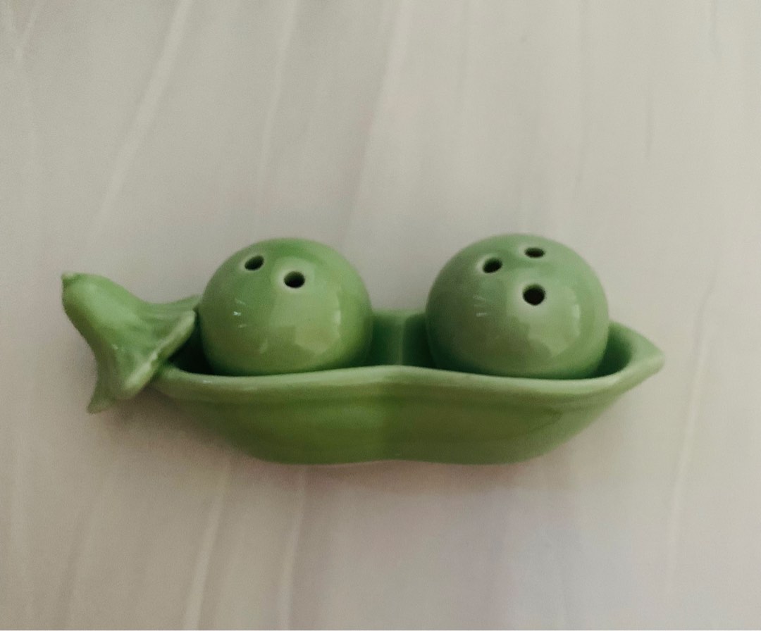 Salt and pepper container, Furniture & Home Living, Kitchenware