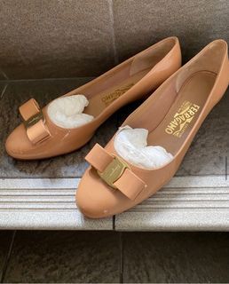 Salvatore Ferragamo pump shoes