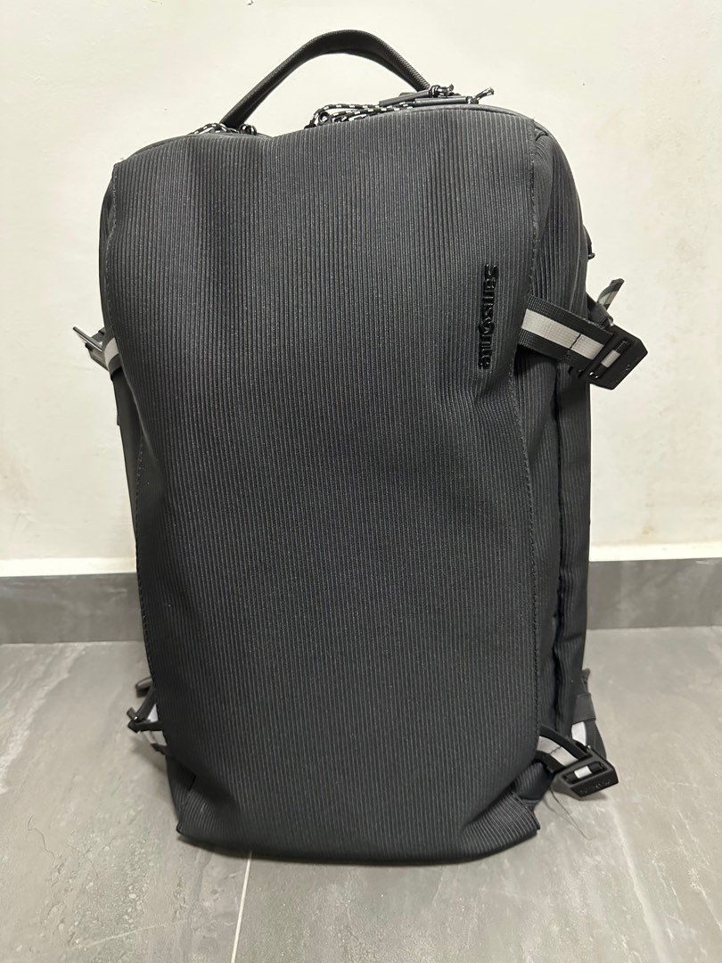 Samsonite Urban Packer Convertible Backpack M, Men's Fashion, Bags ...