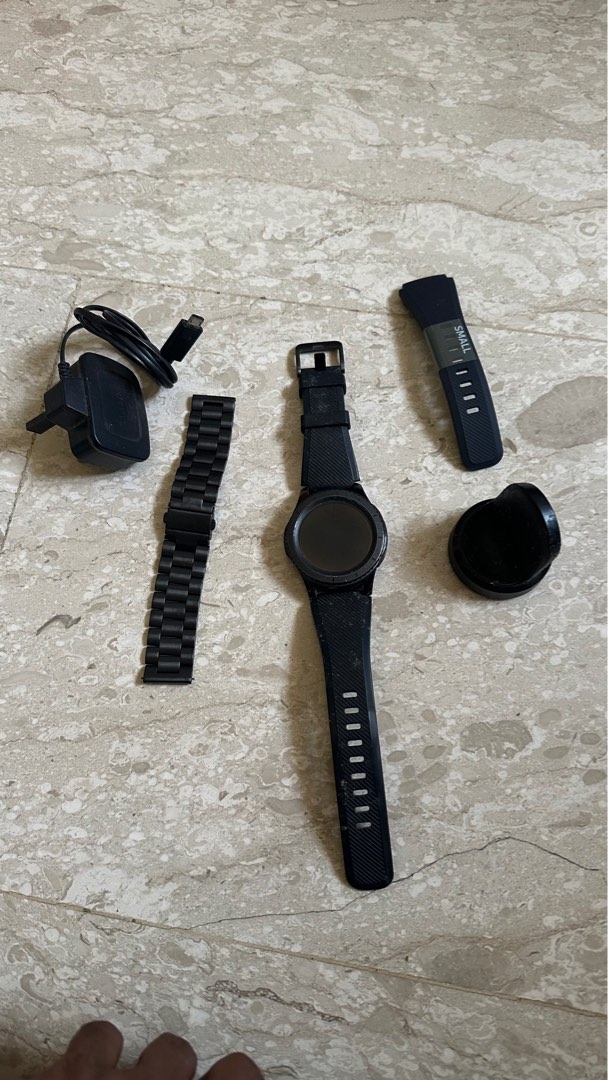 Samsung gear S3 frontier FAULTY, Mobile Phones & Gadgets, Wearables