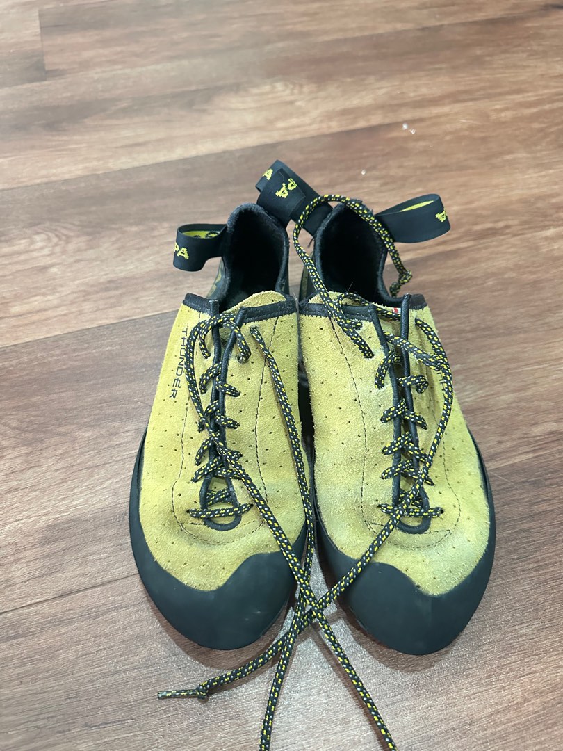 scarpa thunder rock climbing shoes size 40 Sports Equipment