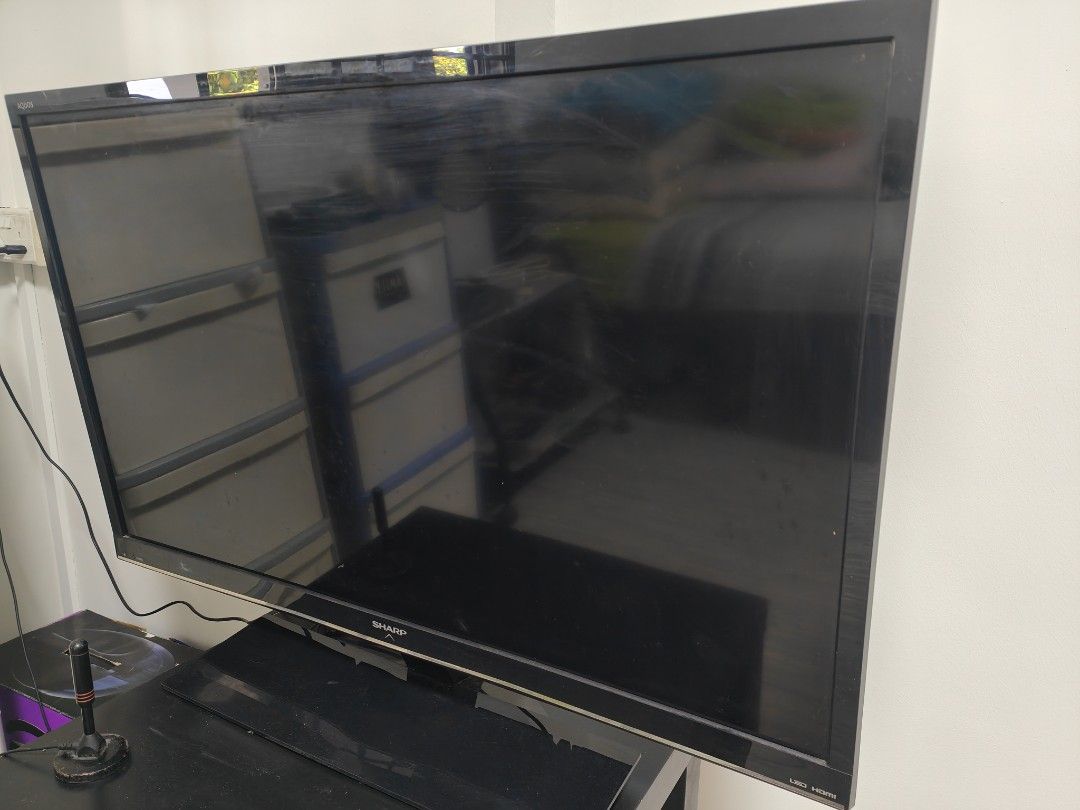 Sharp 39 inch TV, TV & Home Appliances, TV & Entertainment, TV on Carousell