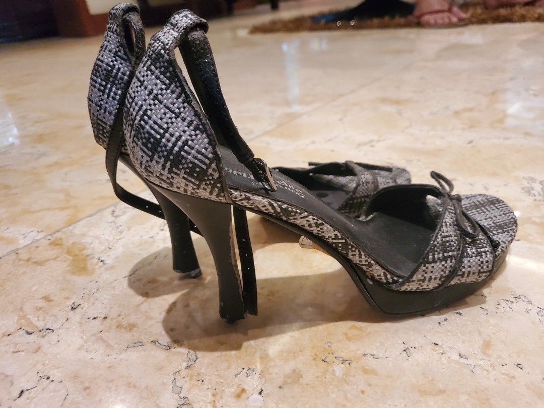 Sketchers Heels size 7.5 Women s Fashion Footwear Heels on