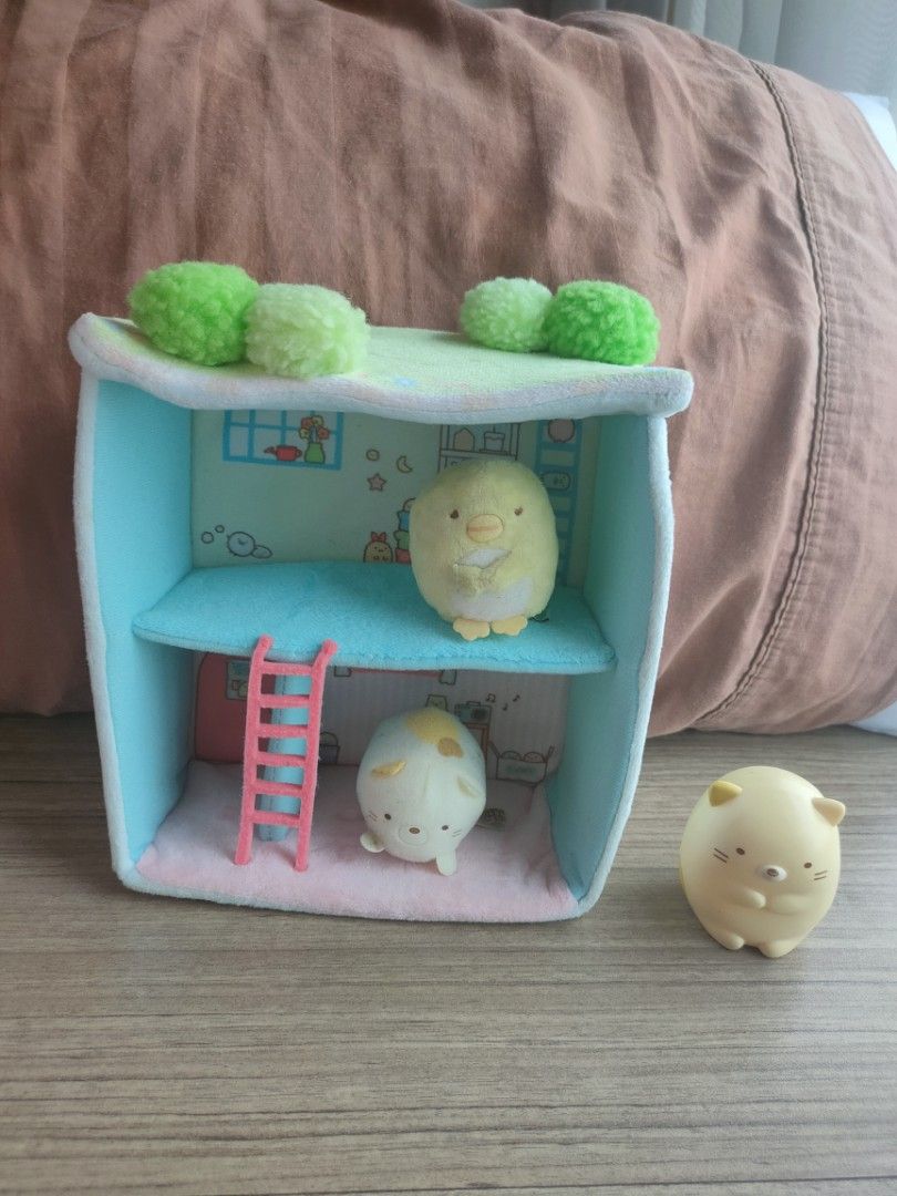 Summiko gurashi house with tenori (Category: Designer & Blind Box Toys) located in Daet. Submitted by wafflefinds (Listing ID 1246100741, Image 3). Description: Summikko gurashi house with 1 free tenori and 2 more figures ❤️ as shown in pic + slight bends/folds + a little dirt rfs: decluttering 🥺.