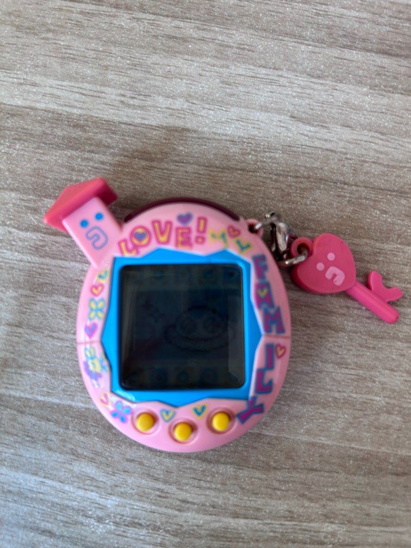 Tamagotchi connection V5 familitchi, Toys & Collectibles, Toys