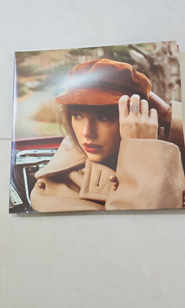 Taylor swift Red vinyl, Hobbies & Toys, Music & Media, Vinyls on Carousell