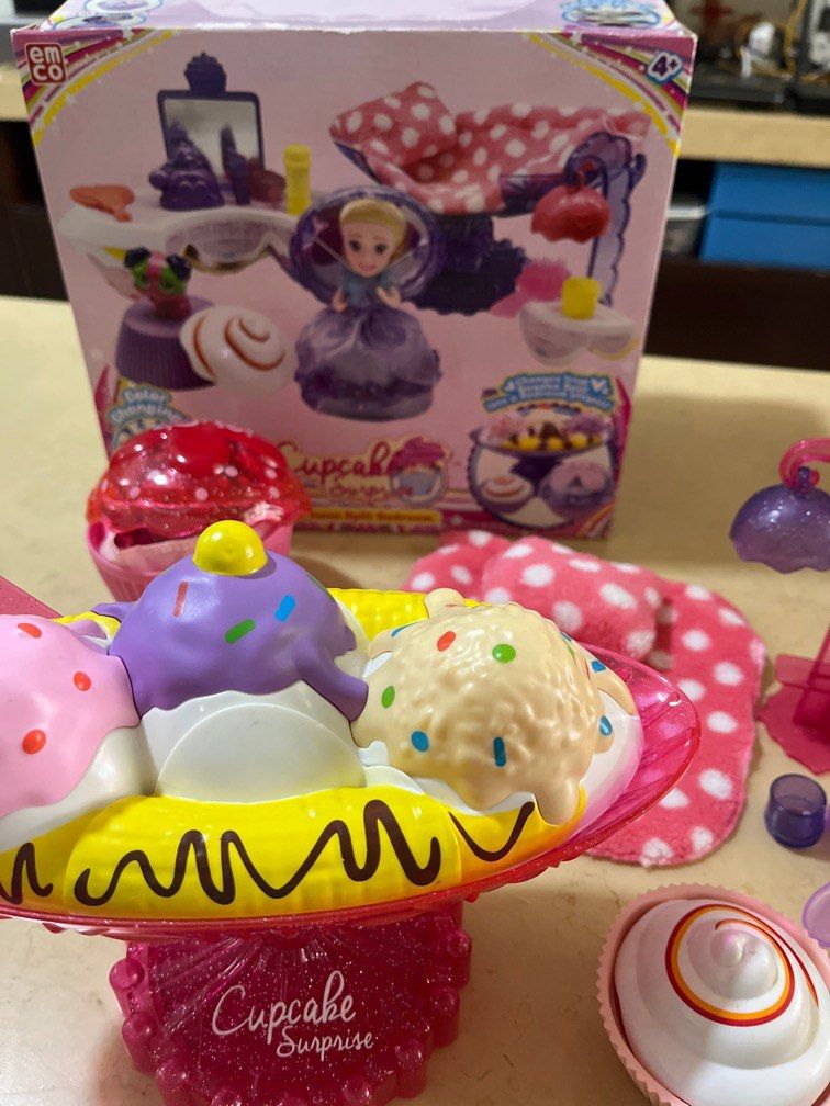Clearance Toy Cupcake surprise banana split bedroom play set colour changing