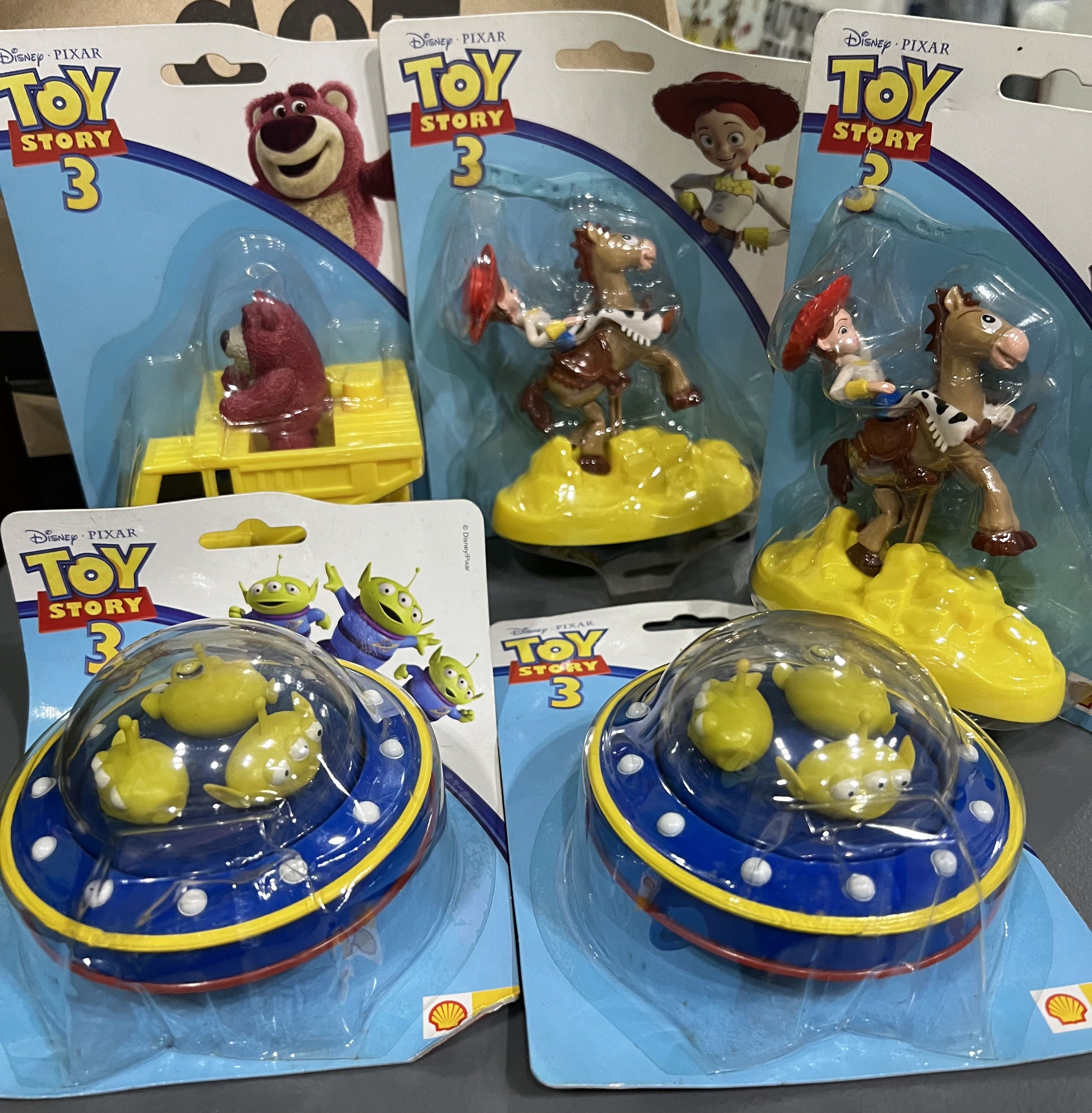 Muñequitos toy clearance story shell