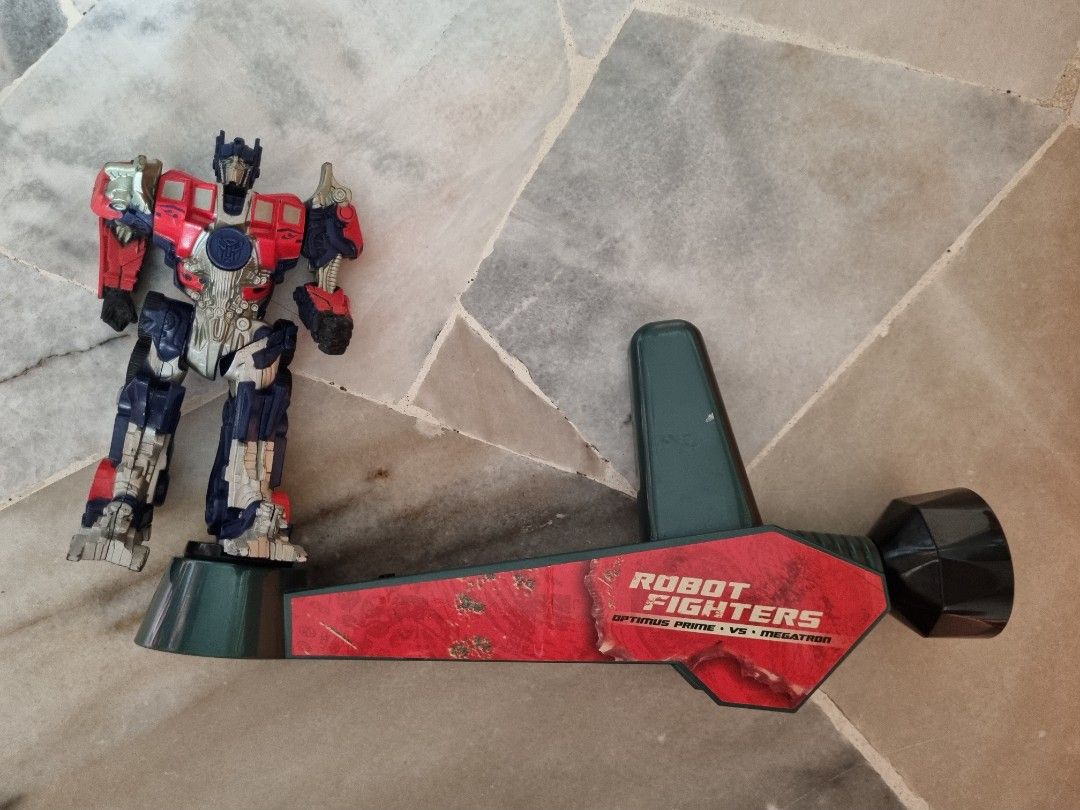 Transformers 2025 robot fighters