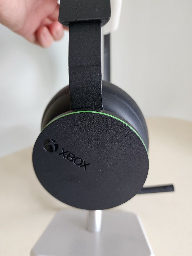 Xbox Series X wireless headset, Audio, Headphones & Headsets on Carousell