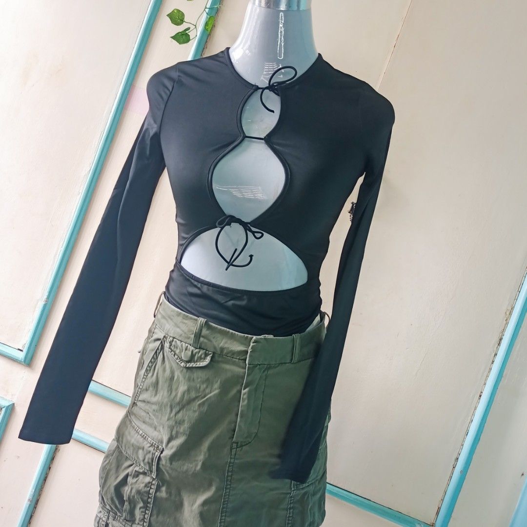 Y2k Bodysuit Longsleeve Brandnew (Category: Longsleeves) located in Cabanatuan. Submitted by 4zenith (Listing ID 1246073409, Image 2). Description: Medium on tag pero pang small lang for reference model's height 5'7, small to semi medium body figure.