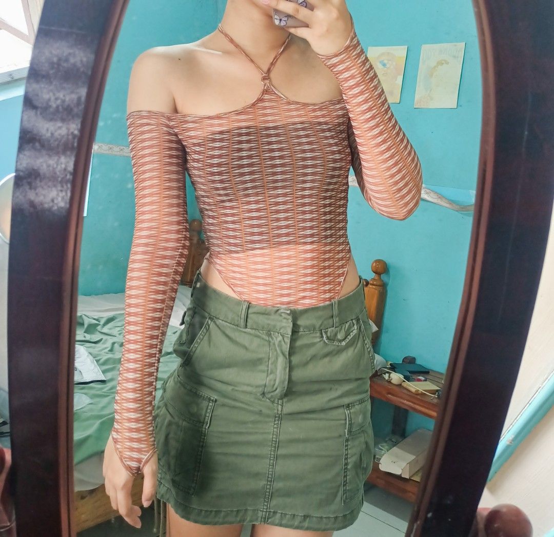 Y2k mesh Longsleeve BRANDNEW solado (Category: Longsleeves) located in Cabanatuan. Submitted by 4zenith (Listing ID 1246072353, Image 3). Description: XS on tag fit up to small for reference model's height 5'7, small to semi medium body figure.