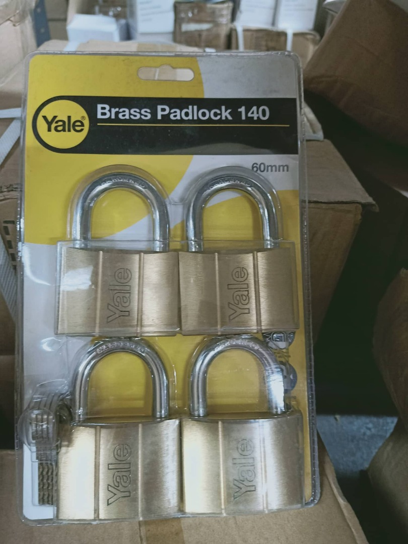 YALE PADLOCKS BRASS PADLOCKS KEYED ALIKE SAME KEY 4 PCS PER SET HEAVY