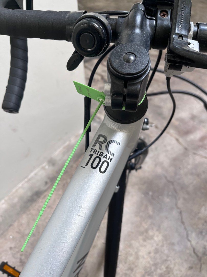 2 X DECATHLON ROAD BIKES + 2 X LOCKS + PUMP, Sports Equipment, Bicycles