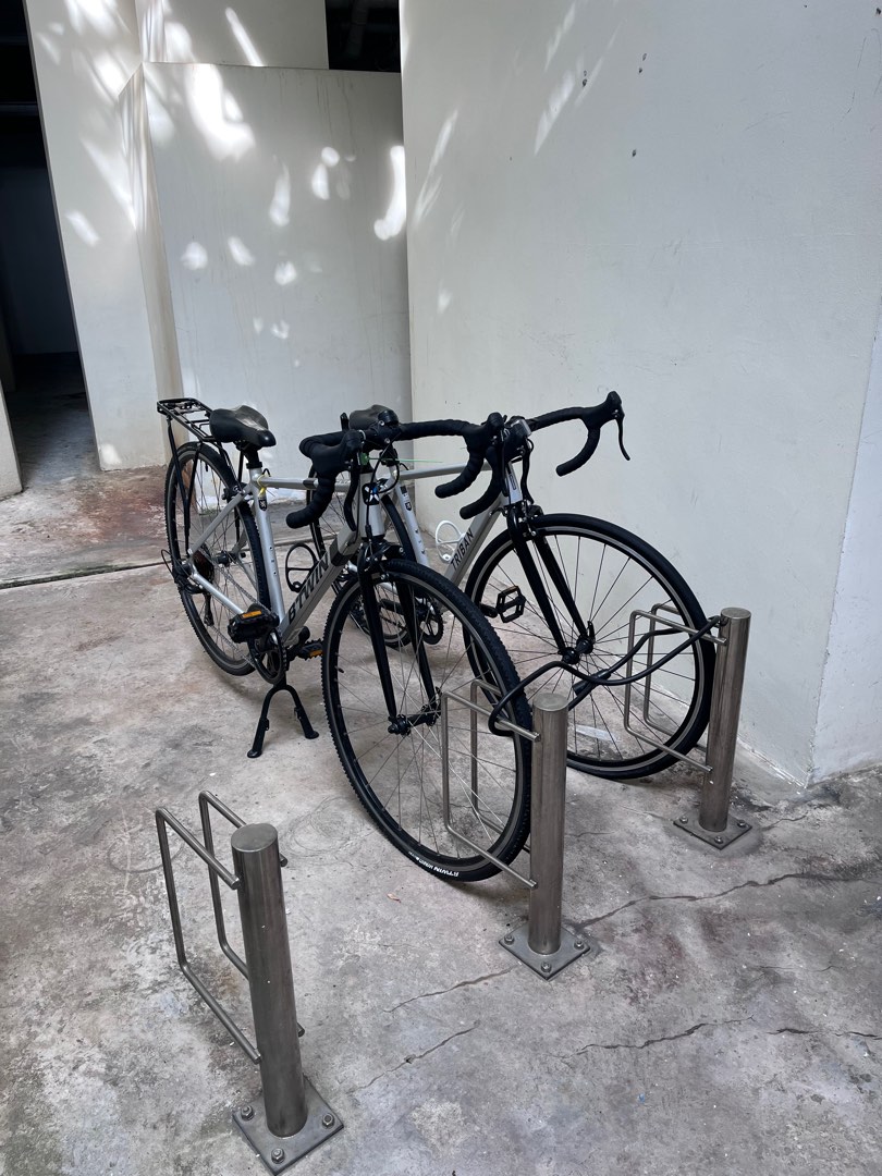 2 X DECATHLON ROAD BIKES + 2 X LOCKS + PUMP, Sports Equipment, Bicycles