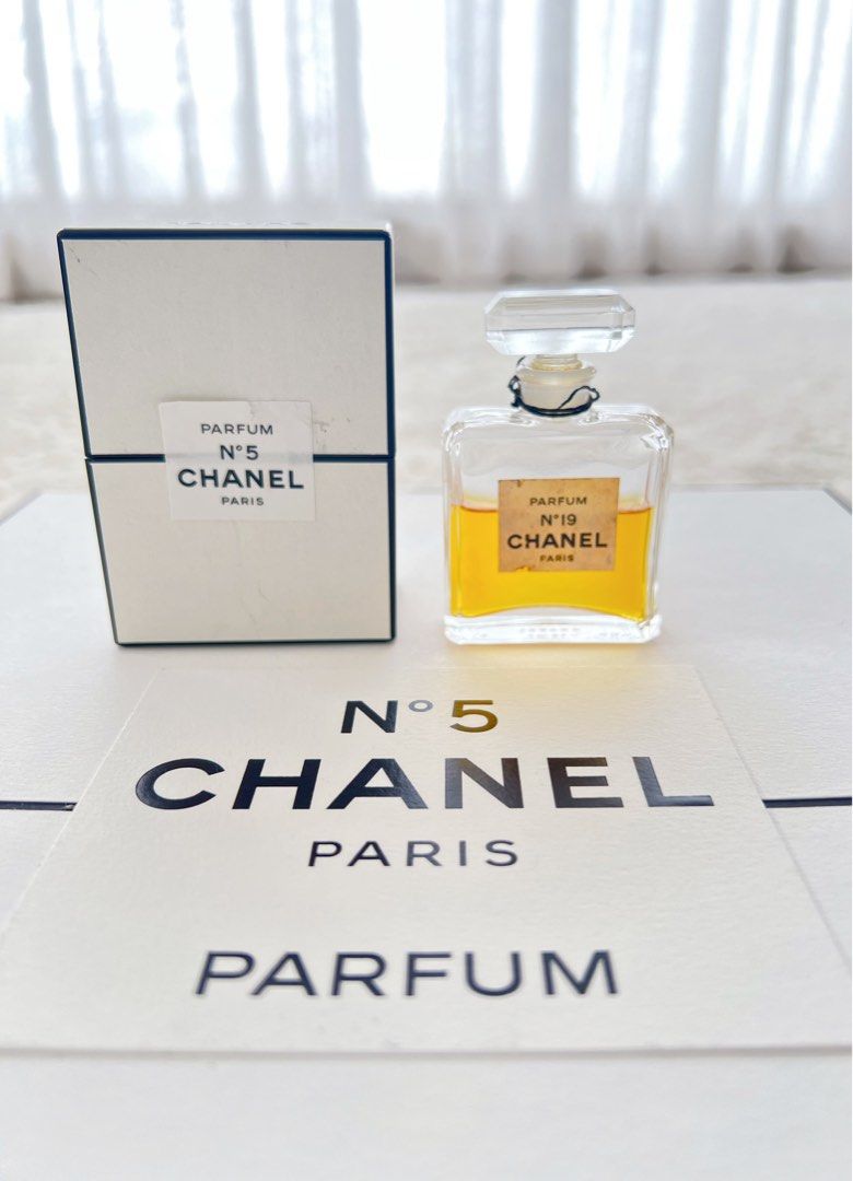 CHANEL N °19 香水 PARFUM 14ml - 香水(女性用)