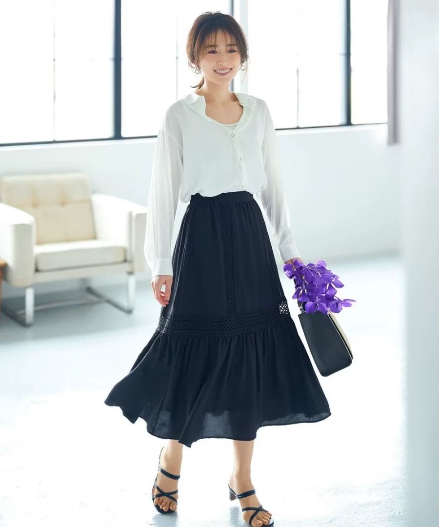 全新日本ANY FAM 黑色刺繡花橡筋腰半裙(官網同步) ON SALES$158 全場