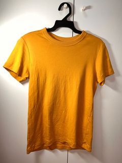 現貨 Uniqlo 芥黃色 U系列 T-shirt 日常穿搭