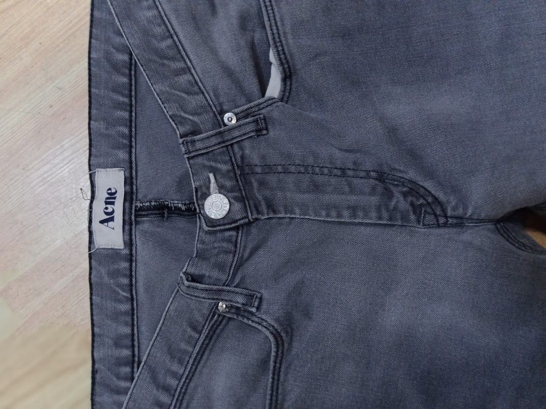 Acne Gray Pants (Category: Luxury Apparel) located in Baguio. Submitted by thejapparel.ph (Listing ID 1246251999, Image 2). Description: Acne Studios Gray Pants a little stretchable Size 30 w/backtag w/ washtag 1,599.