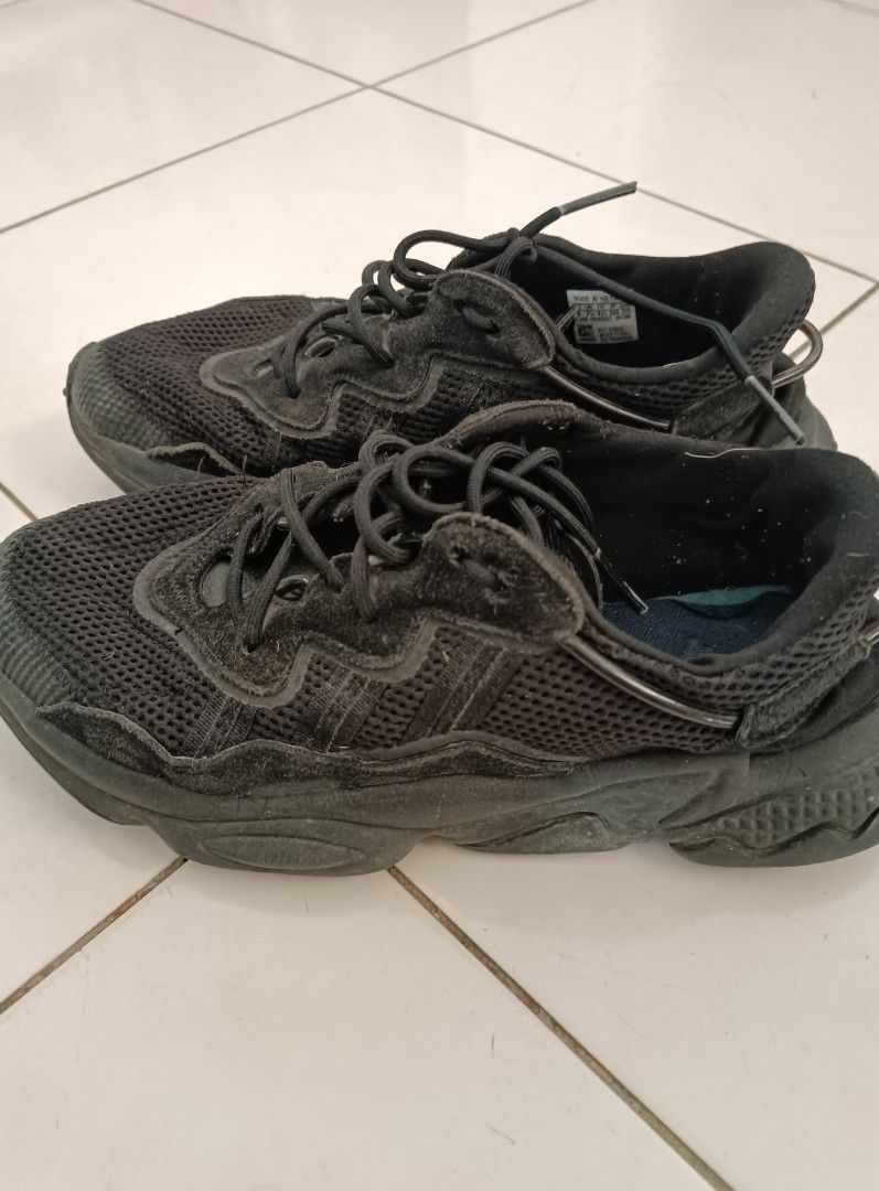 Adidas ozweego black clearance 38