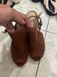 (Category: ) located in . Submitted by betchayboutique2 (Listing ID 1246192827, Image 1). Description: .